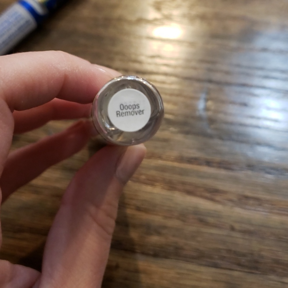 💋Lipsense Oops Remover💋